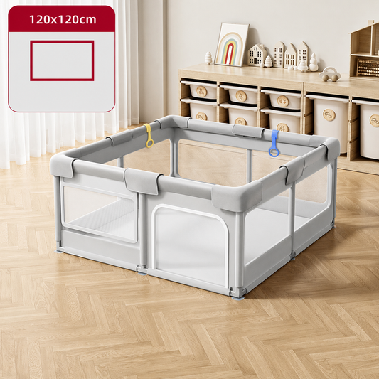 Baby-Laufstall mit Schaumstoffschutz